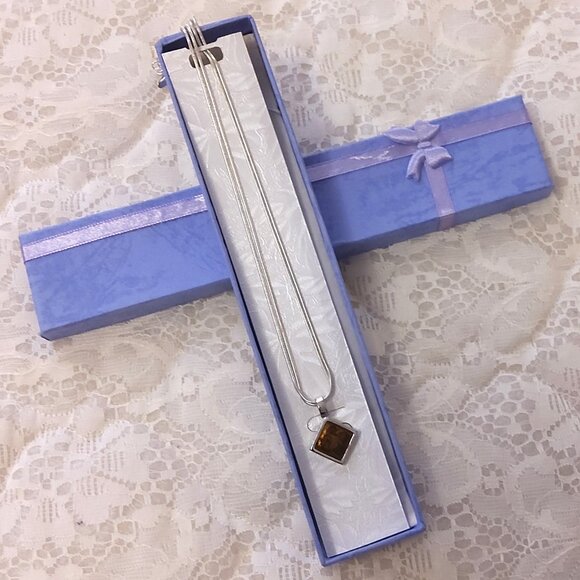 NWOT NY Women's Square Pendant Double Chain Silver Necklace - Picture 6 of 6